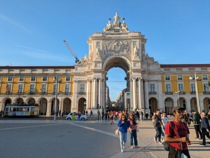 5 day Lisbon itinerary The Praça do Comércio is a large, harbour-facing plaza in Portugal's capital, Lisbon, and is one of the largest in Portugal